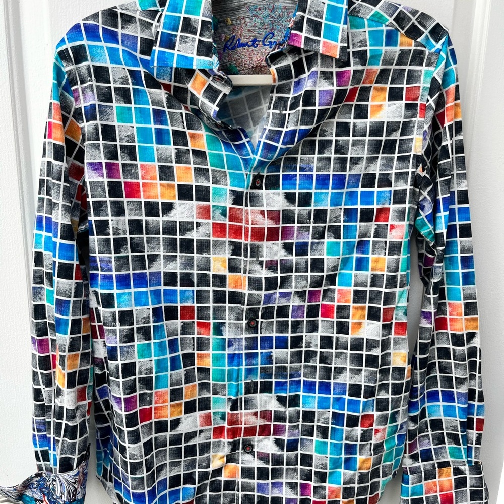 EUC (worn once) Robert Graham men’s shirt. Beautiful colors. XS